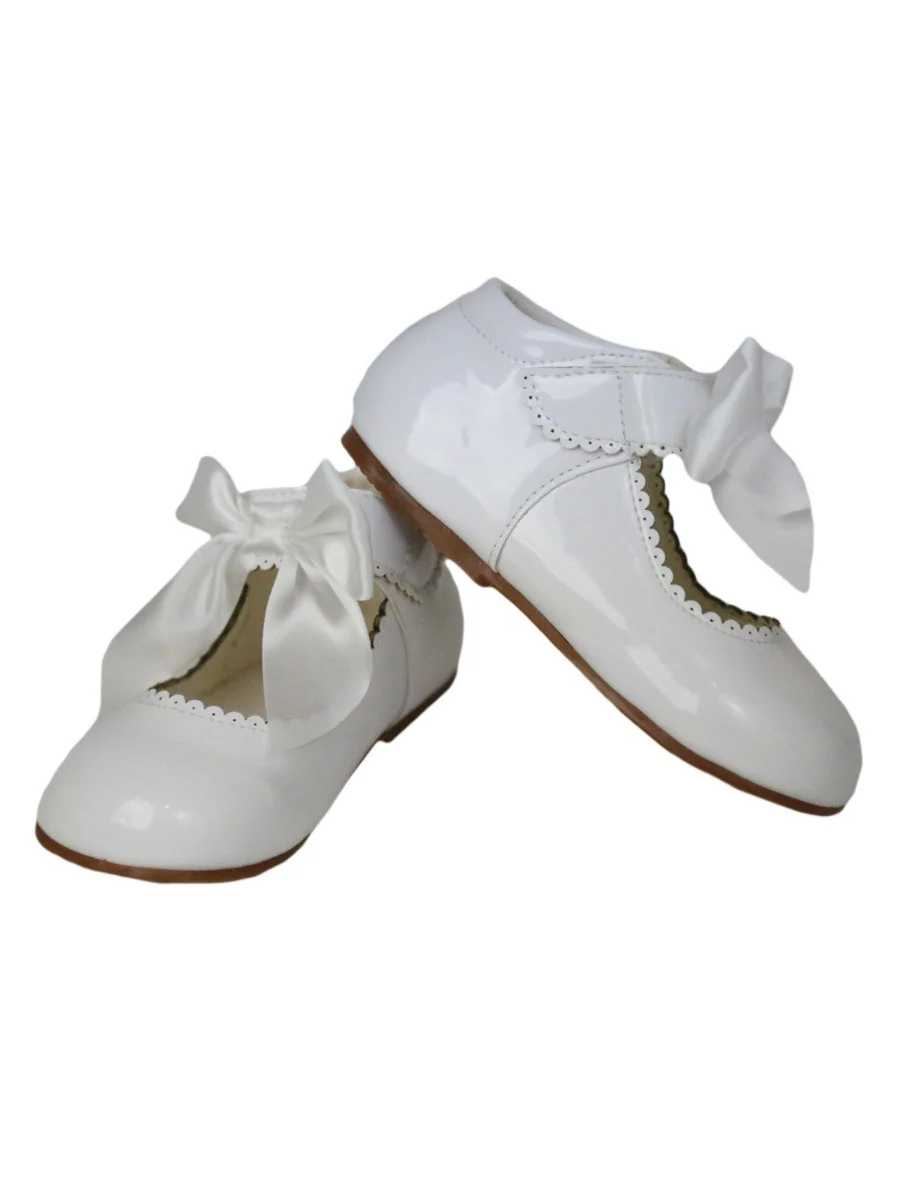Girls Scalloped Trim Patent Flat Mary Jane Shoes - White - Image 3